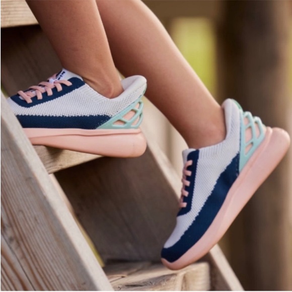 Kizik Shoes - BOGO Kizik Athens Bahama Sneakers